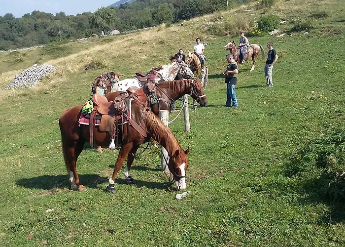 Al Cacciatore * San Zeno di Montagna