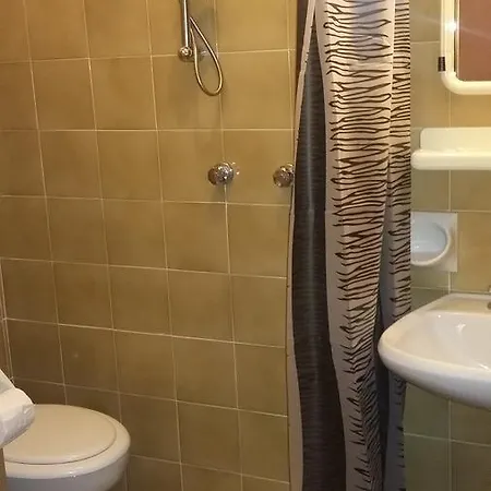 Al Cacciatore * سان زينو دي مونتانا