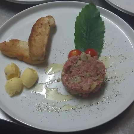 Al Cacciatore * سان زينو دي مونتانا